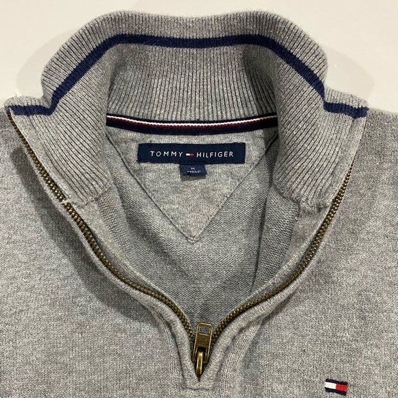 Tommy Hilfiger Sweater - Picture 1 of 4
